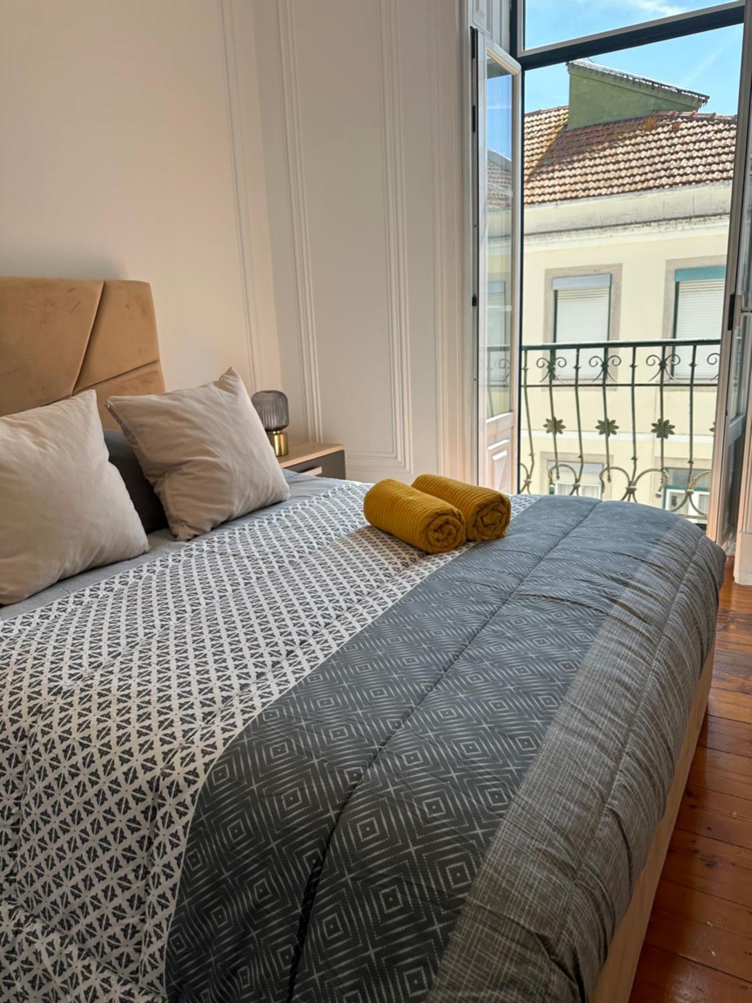 Garden Campo De Ourique Guest House - Hostel Lisboa Extérieur photo
