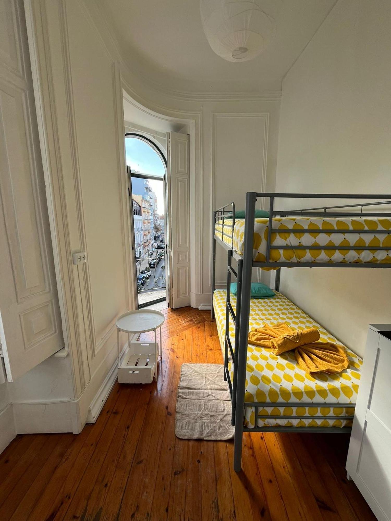 Garden Campo De Ourique Guest House - Hostel Lisboa Extérieur photo